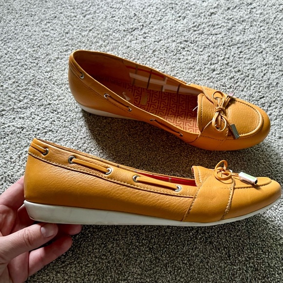 Rockport Women's 10 Golden Leather Moccasin Style Flats Driving Loafers Bow - Picture 1 of 5